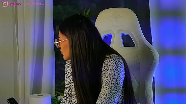 Snapshot of perfectt33n chatting on 01/22/25, 10:29 perfectt33n online show from 01/22/25, 10:29