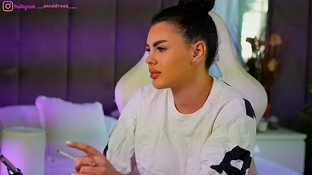 Snapshot of perfectt33n chatting on 10/23/25, 12:04 perfectt33n online show from 10/23/25, 12:04