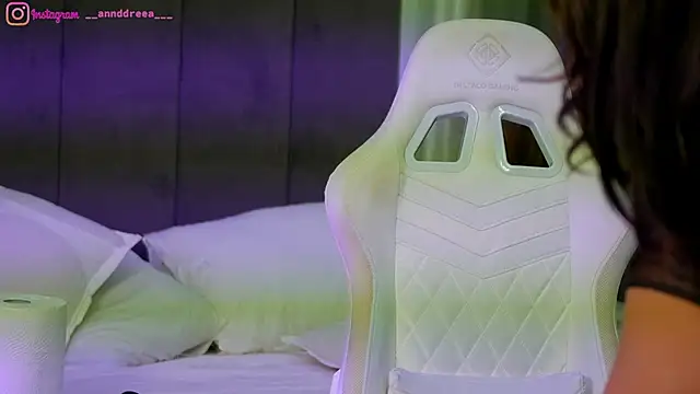 Snapshot of perfectt33n chatting on 10/25/25, 05:08 perfectt33n online show from 10/25/25, 05:08