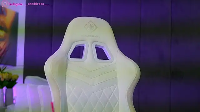 Snapshot of perfectt33n chatting on 12/22/25, 04:15 perfectt33n online show from 12/22/25, 04:15