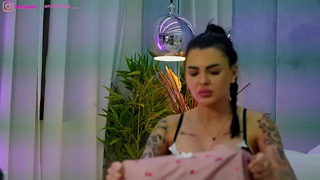 Snapshot of perfectt33n chatting on 04/16/26, 12:50 perfectt33n online show from 04/16/26, 12:50