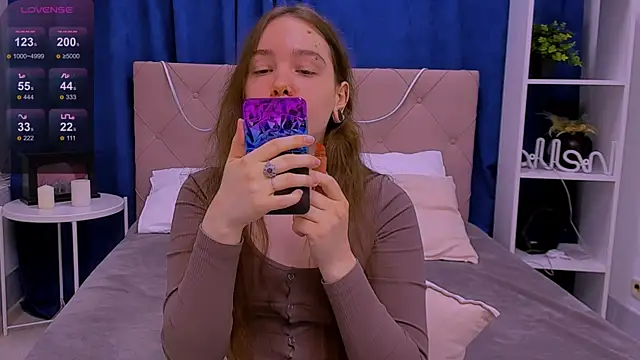 Snapshot of Janie_JJ_Curvie chatting on 03/17/26, 01:21 Janie JJ Curvie online show from 03/17/26, 01:21