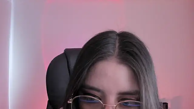 HazelKush online show from 09/22/25, 04:20