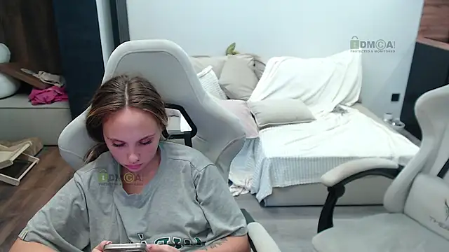 Sunny-Girl1 online show from 10/16/25, 07:53