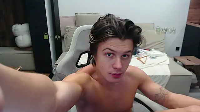 Snapshot of Sunny-Girl1 chatting on 12/18/25, 02:56 Sunny-Girl1 online show from 12/18/25, 02:56