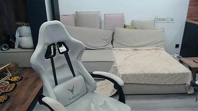 Snapshot of Sunny-Girl1 chatting on 02/16/26, 06:31 Sunny-Girl1 online show from 02/16/26, 06:31