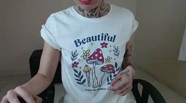 Snapshot of ArrangedFoot chatting on 03/06/25, 08:59 ArrangedFoot online show from 03/06/25, 08:59