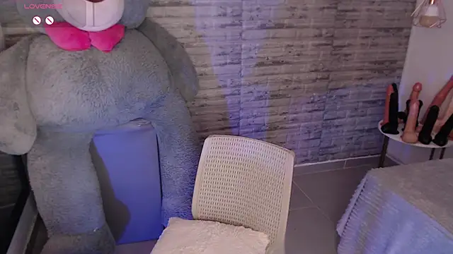 Snapshot of TinnaCobb chatting on 03/15/26, 10:43 TinnaCobb online show from 03/15/26, 10:43