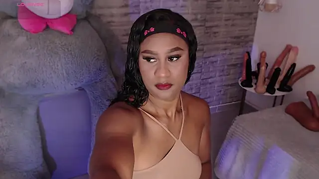 Snapshot of TinnaCobb chatting on 03/27/26, 04:07 TinnaCobb online show from 03/27/26, 04:07