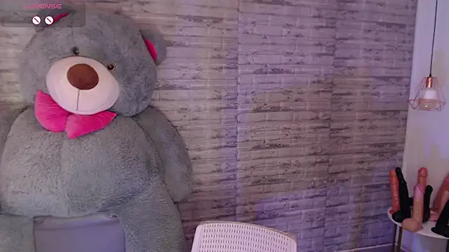 Snapshot of TinnaCobb chatting on 04/06/26, 04:30 TinnaCobb online show from 04/06/26, 04:30