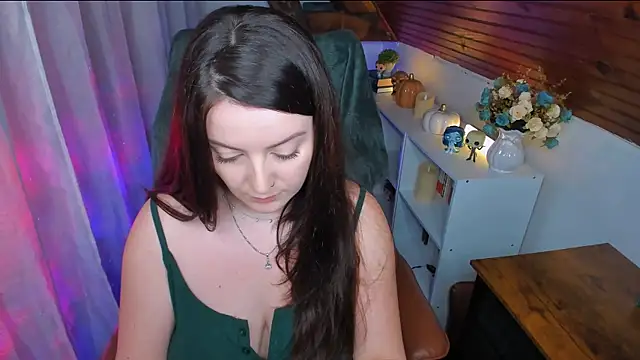 ErinMarshall online show from 12/18/25, 05:19