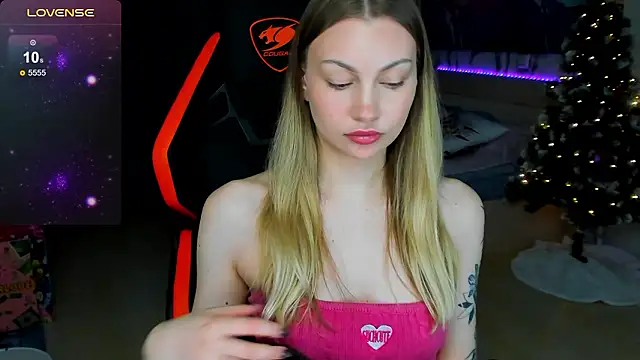 Snapshot of BiMolly chatting on 01/13/26, 10:48 BiMolly online show from 01/13/26, 10:48