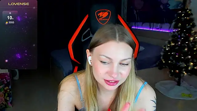 Snapshot of BiMolly chatting on 02/11/26, 10:48 BiMolly online show from 02/11/26, 10:48