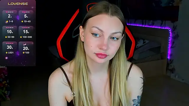 Snapshot of BiMolly chatting on 03/04/26, 03:07 BiMolly online show from 03/04/26, 03:07