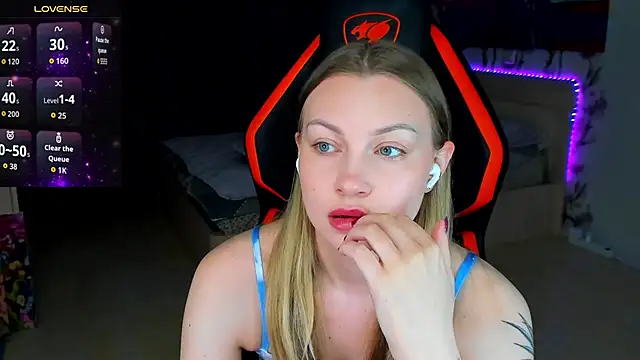 Snapshot of BiMolly chatting on 03/27/26, 03:34 BiMolly online show from 03/27/26, 03:34