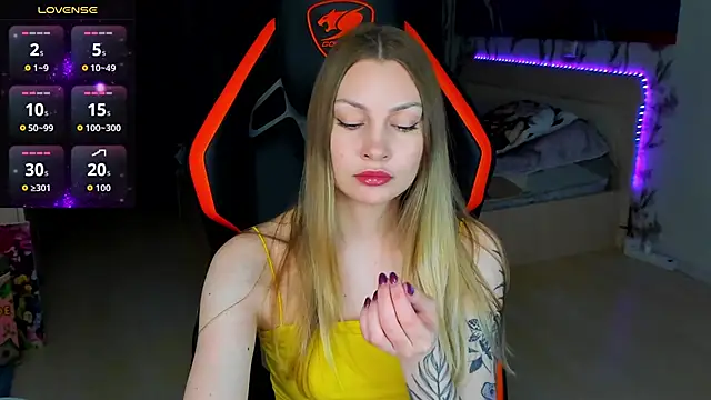 Snapshot of BiMolly chatting on 04/06/26, 10:22 BiMolly online show from 04/06/26, 10:22