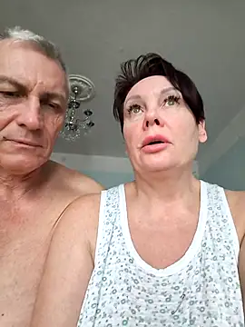  lady red  online show from 12/01/25, 10:20