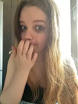 Snapshot of -MimmiLissa- chatting on 04/12/26, 02:33 -MimmiLissa- online show from 04/12/26, 02:33