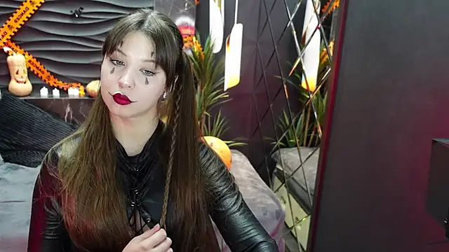 ElizaMild online show from 10/31/25, 01:23