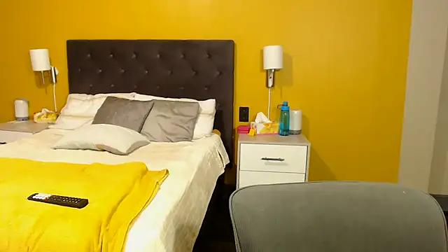 zandile online show from 03/24/26, 07:52