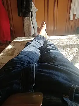 Snapshot of Bobby967 chatting on 11/25/25, 09:42 Bobby967 online show from 11/25/25, 09:42