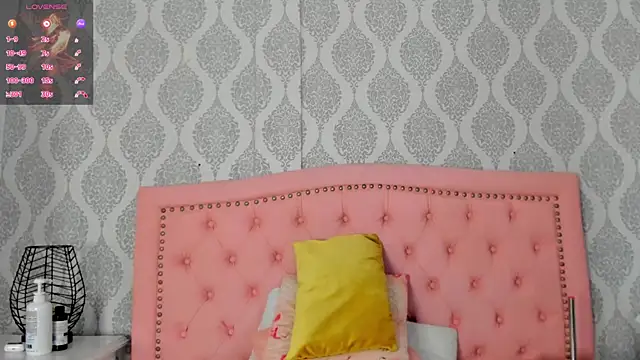 Snapshot of Princsgirl_ chatting on 07/19/26, 05:38 Princsgirl online show from 07/19/26, 05:38