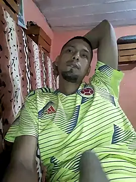 Snapshot of Sirius_5 chatting on 12/17/24, 06:02 Sirius 5 online show from 12/17/24, 06:02