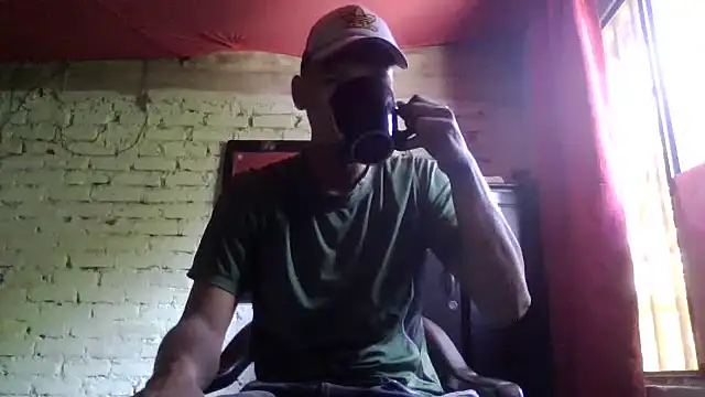 Snapshot of Sirius_5 chatting on 10/07/25, 04:59 Sirius 5 online show from 10/07/25, 04:59