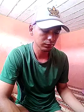 Snapshot of Sirius_5 chatting on 10/14/25, 05:03 Sirius 5 online show from 10/14/25, 05:03