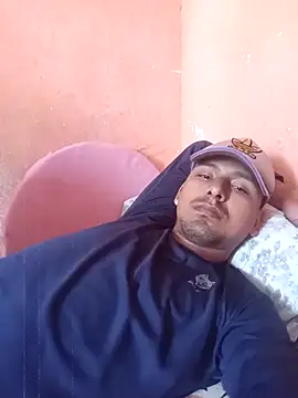 Snapshot of Sirius_5 chatting on 10/15/25, 05:13 Sirius 5 online show from 10/15/25, 05:13