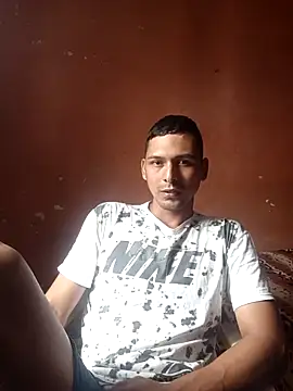 Snapshot of Sirius_5 chatting on 10/23/25, 03:44 Sirius 5 online show from 10/23/25, 03:44