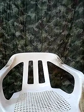 Snapshot of Sirius_5 chatting on 10/24/25, 03:47 Sirius 5 online show from 10/24/25, 03:47