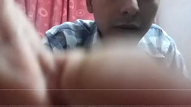 Snapshot of Sirius_5 chatting on 10/26/25, 03:12 Sirius 5 online show from 10/26/25, 03:12