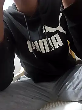 Snapshot of Sirius_5 chatting on 11/29/25, 05:43 Sirius 5 online show from 11/29/25, 05:43