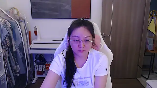 Snapshot of SusanWang chatting on 01/11/25, 08:43 SusanWang online show from 01/11/25, 08:43