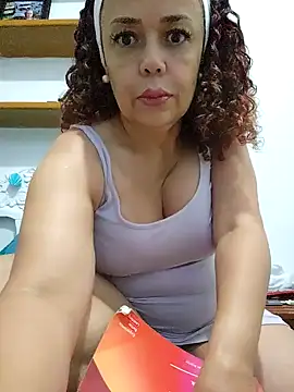 Snapshot of BadMicaela1 chatting on 01/19/25, 04:22 BadMicaela1 online show from 01/19/25, 04:22