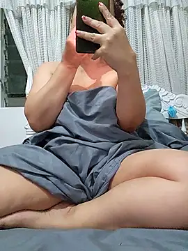 Snapshot of BadMicaela1 chatting on 09/17/25, 05:20 BadMicaela1 online show from 09/17/25, 05:20