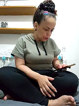 Snapshot of BadMicaela1 chatting on 11/29/25, 05:10 BadMicaela1 online show from 11/29/25, 05:10