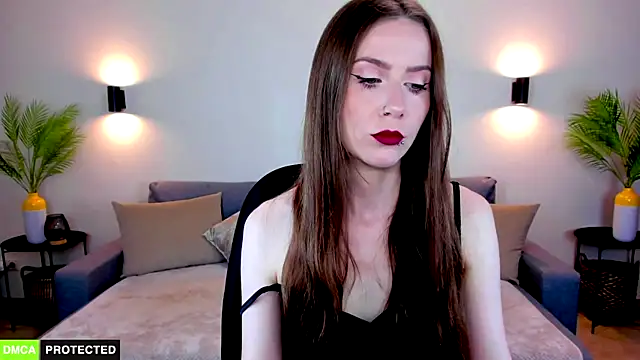 Snapshot of TheWoman__ chatting on 07/03/26, 10:43 TheWoman online show from 07/03/26, 10:43