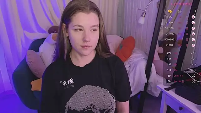Snapshot of Mira_Falls chatting on 05/27/26, 01:57 Mira Falls online show from 05/27/26, 01:57