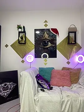 Shantal Lovee online show from 12/18/25, 10:16