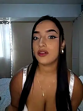 Snapshot of Shantal_Lovee chatting on 04/29/26, 01:15 Shantal Lovee online show from 04/29/26, 01:15