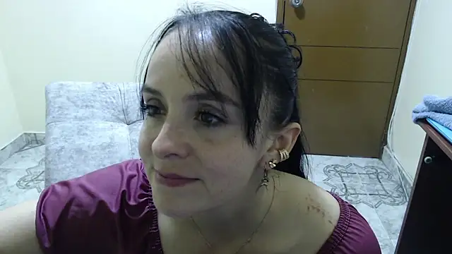 Snapshot of antara_hotgirl chatting on 04/28/26, 10:04 antara hotgirl online show from 04/28/26, 10:04