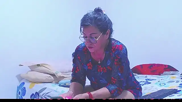 Snapshot of sexycristina_2 chatting on 09/23/25, 06:22 sexycristina 2 online show from 09/23/25, 06:22