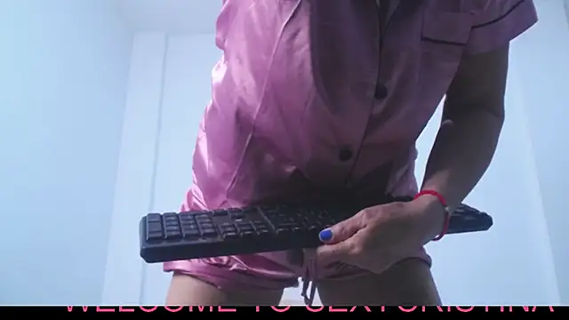 Snapshot of sexycristina_2 chatting on 11/24/25, 03:01 sexycristina 2 online show from 11/24/25, 03:01