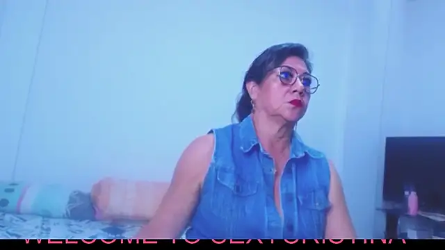 Snapshot of sexycristina_2 chatting on 11/28/25, 01:58 sexycristina 2 online show from 11/28/25, 01:58