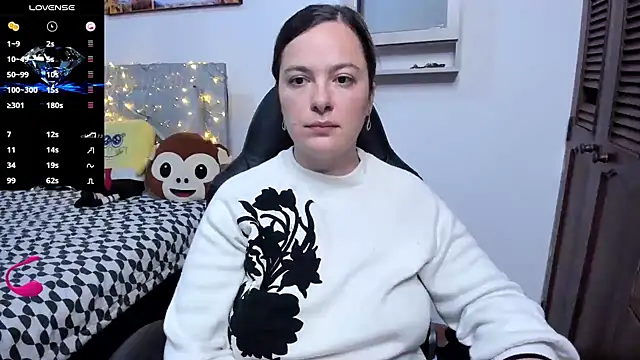 Snapshot of angelaagomez chatting on 10/28/25, 05:37 angelaagomez online show from 10/28/25, 05:37