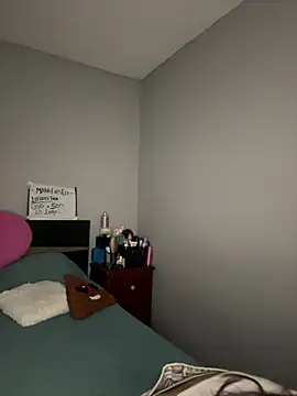 Snapshot of Sammy_pink chatting on 03/08/25, 03:50 Sammy pink online show from 03/08/25, 03:50