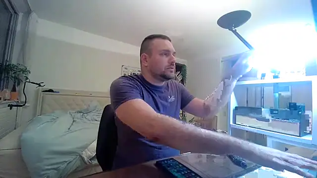 Snapshot of PowerToes chatting on 02/10/26, 04:44 PowerToes online show from 02/10/26, 04:44