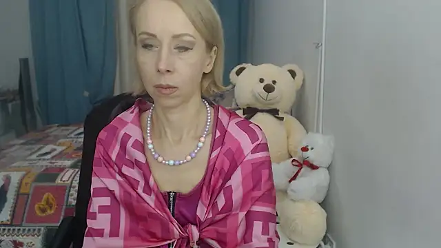 LuxuryNika online show from 01/17/25, 03:53